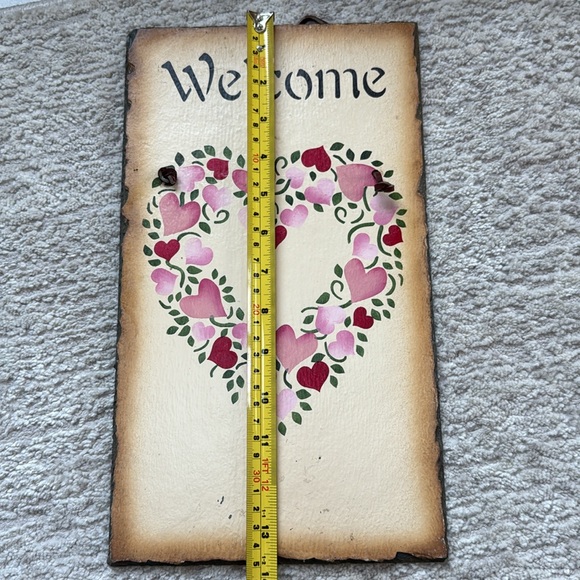 Vintage Hand-Painted Heart Wreath Slate with Leather Hanger-Excellent Condition - Picture 5 of 6